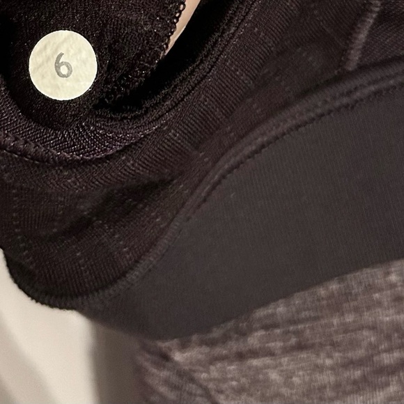 Lululemon Breathe In Tank- Heathered Black/Conductor Stripe Deep Coal Size 6 - Picture 6 of 6